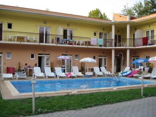 Beach Hotel Siofok Exterior photo