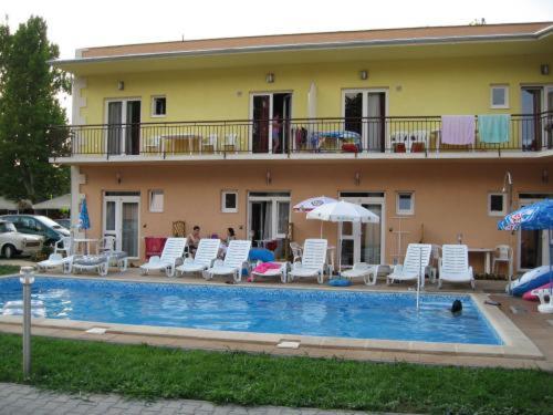 Beach Hotel Siofok Exterior photo