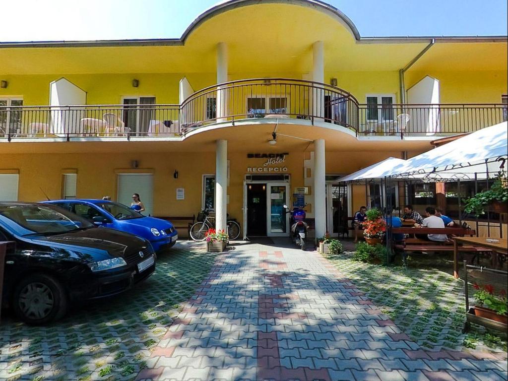Beach Hotel Siofok Exterior photo